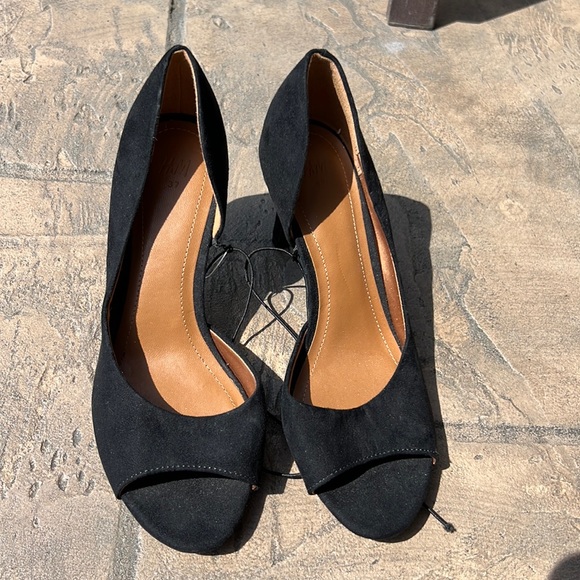 NWT Black suede heels - Picture 1 of 5